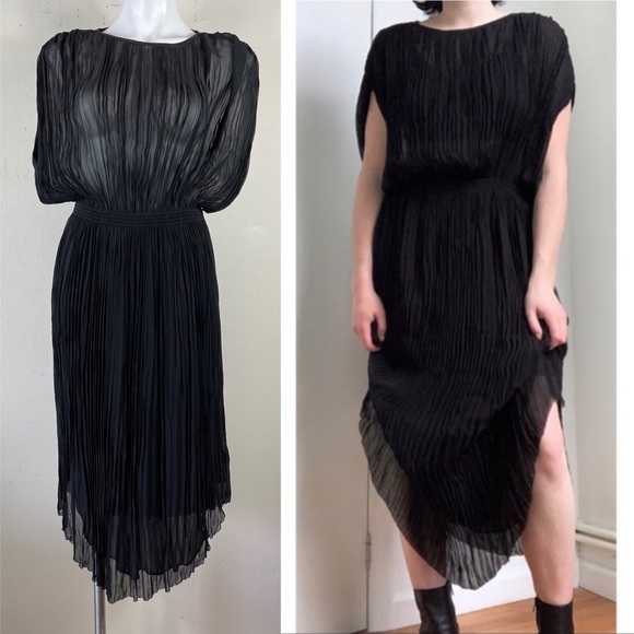 Aritzia Dresses & Skirts - ARITZIA wilfred smock waist pleated crinkle dress